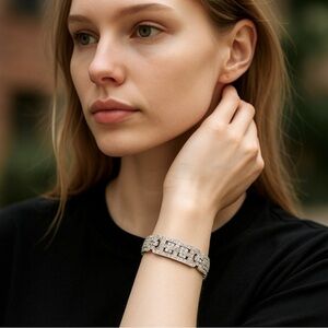 Vintage House of Dutray bracelet, art deco design, pavé crystals 💎💎💎